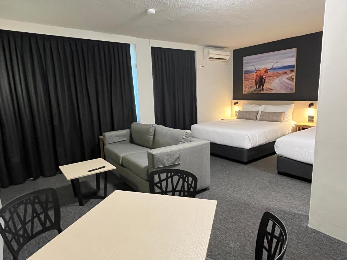 Nightcap At Barkly Hotel Маунт Айса Екстериор снимка